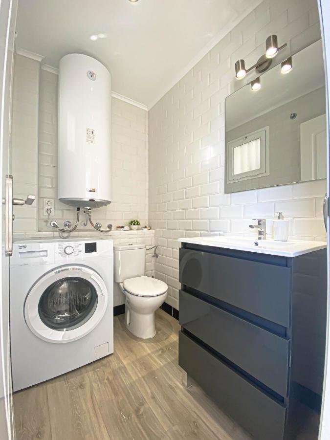 Small Oasis Nelson Mandela Apartment With Sea View, Two Bedrooms, Parking, Terrace And Pool Manilva Kültér fotó
