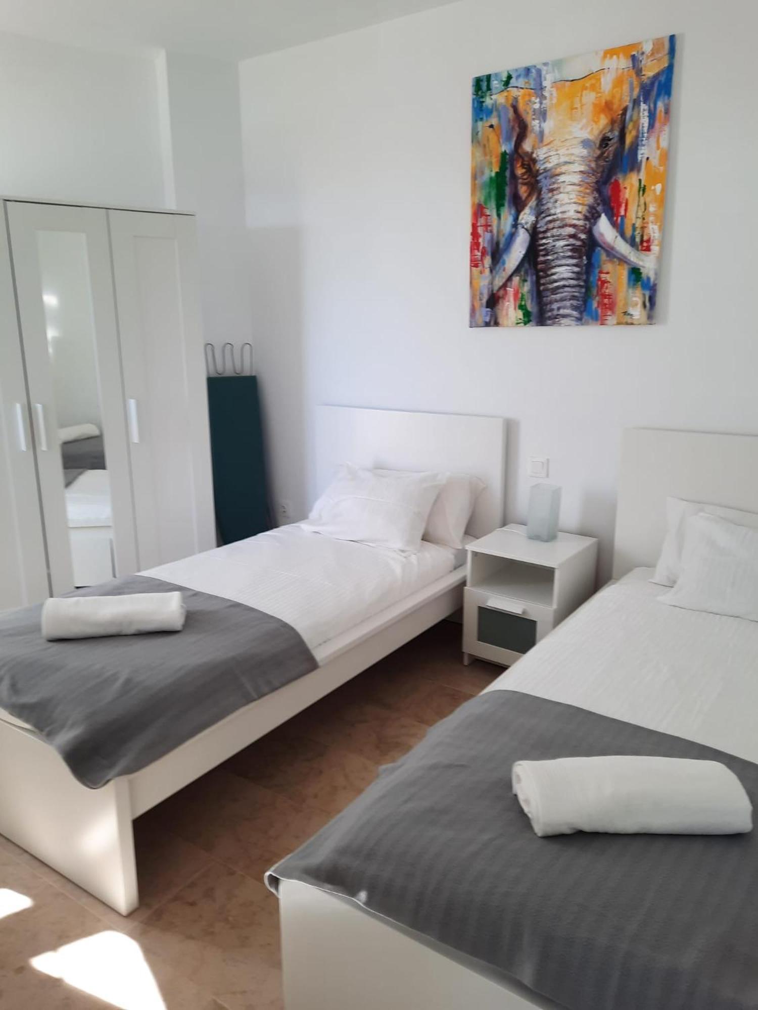 Small Oasis Nelson Mandela Apartment With Sea View, Two Bedrooms, Parking, Terrace And Pool Manilva Kültér fotó