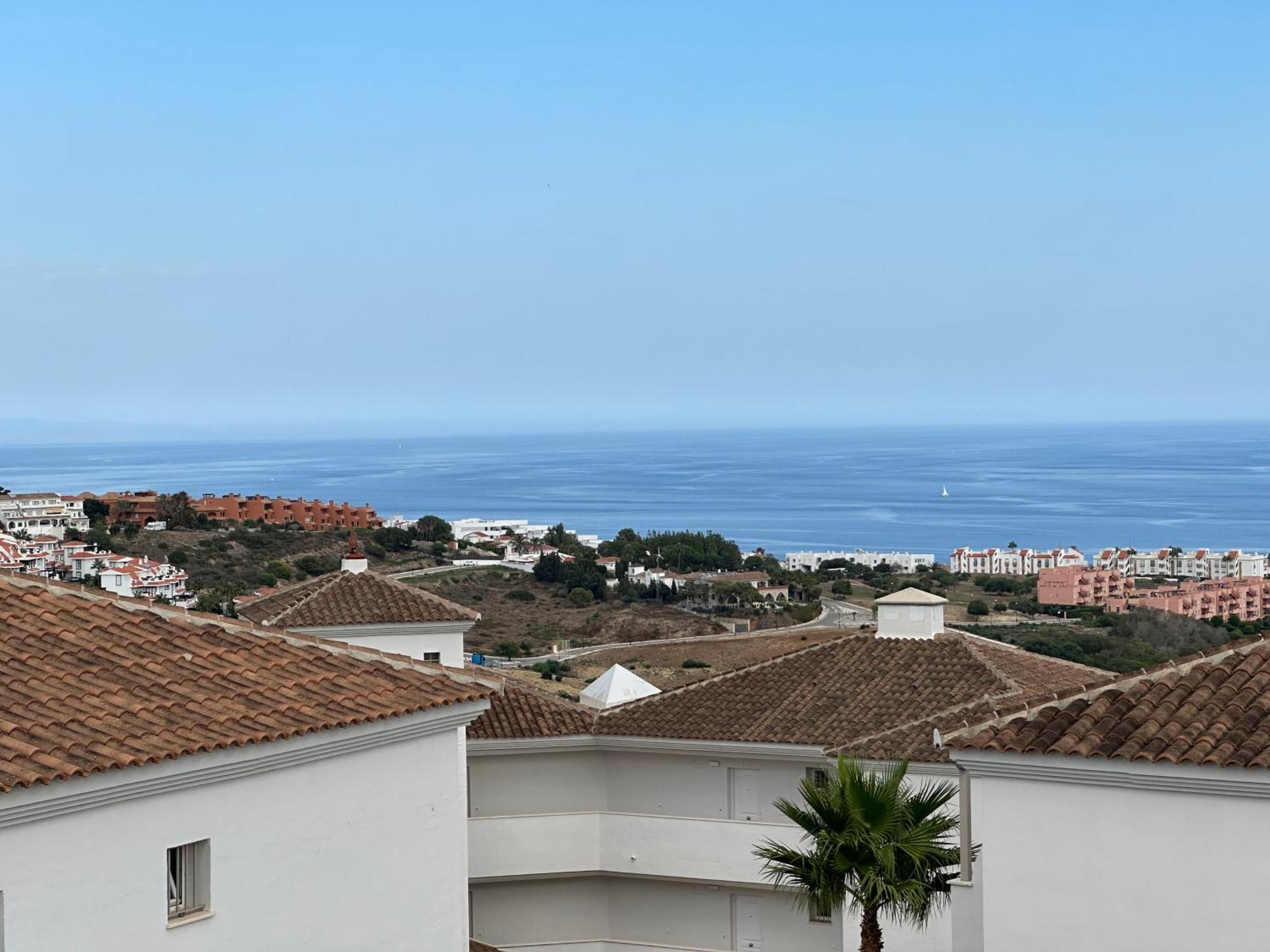 Small Oasis Nelson Mandela Apartment With Sea View, Two Bedrooms, Parking, Terrace And Pool Manilva Kültér fotó